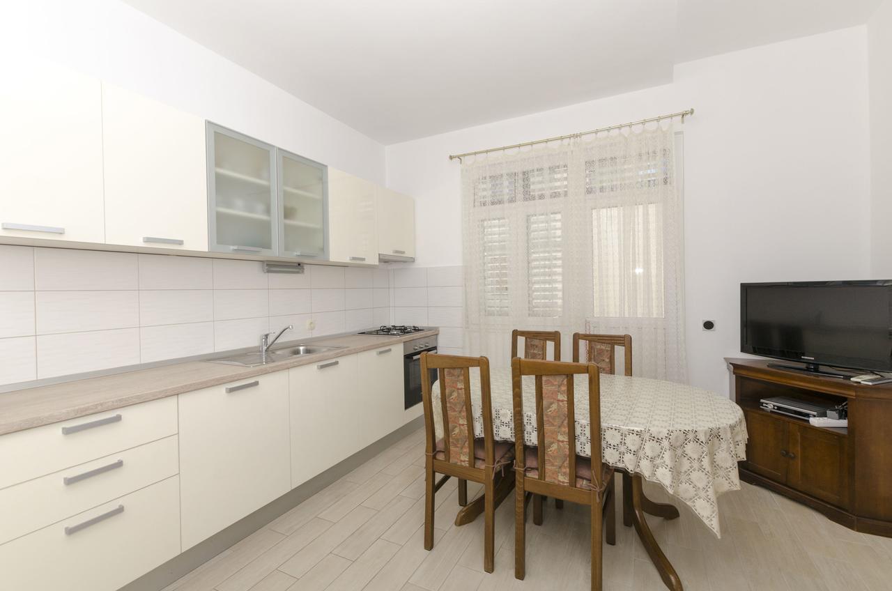 Apartment Eva P. Primošten Eksteriør bilde